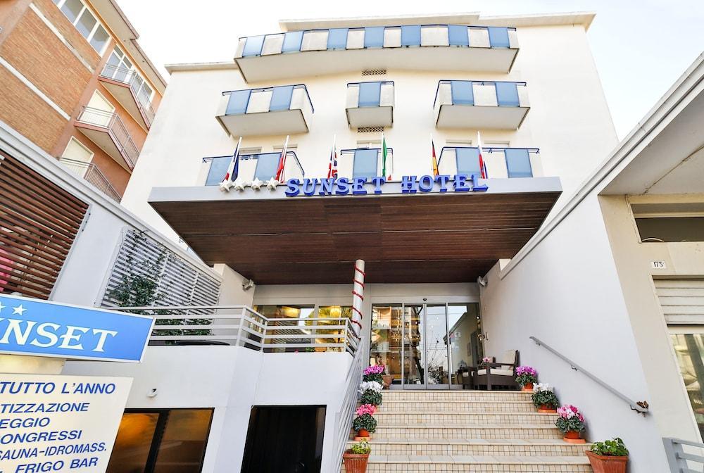 Hotel Sunset Rimini Eksteriør billede