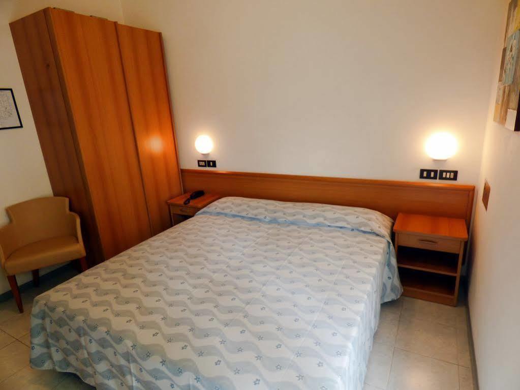 Hotel Sunset Rimini Eksteriør billede