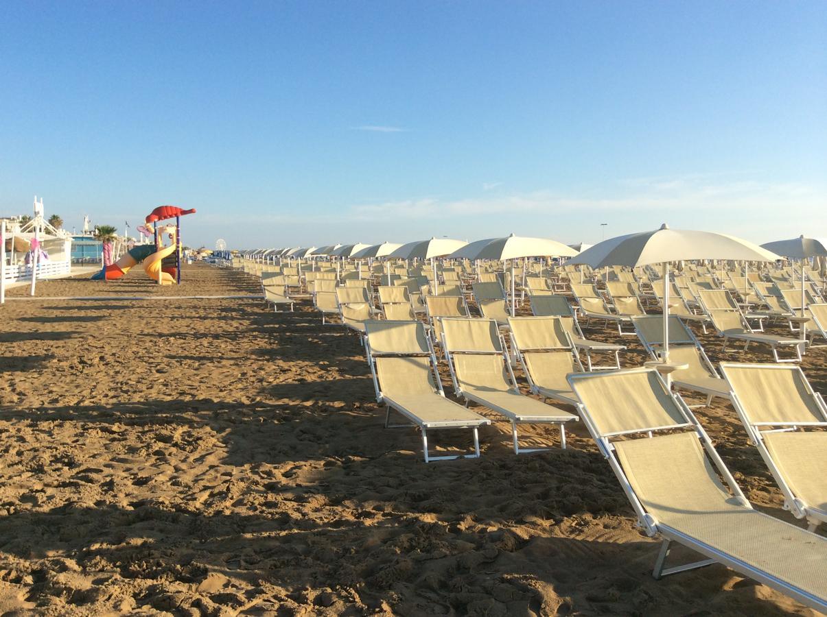 Hotel Sunset Rimini Eksteriør billede